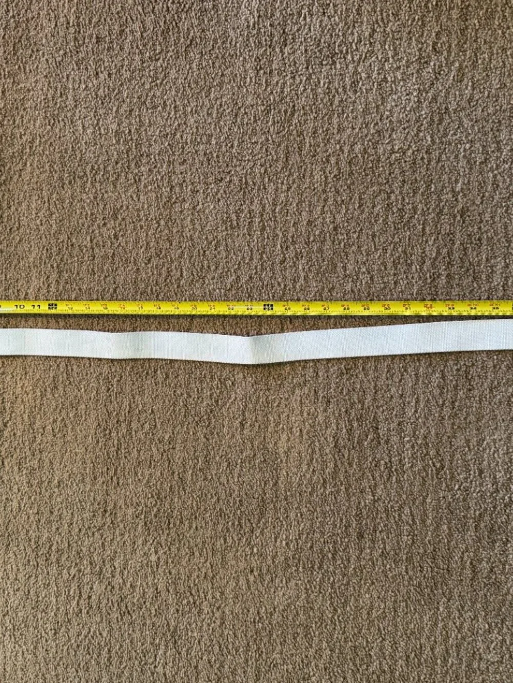 Under Armor White and Grey/Navy Blue Reversible Belt 38